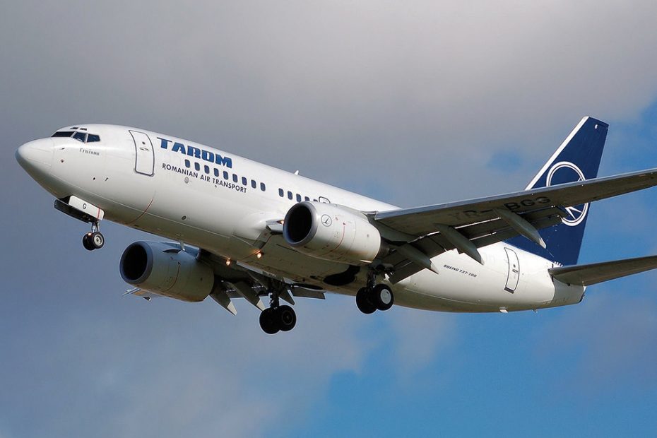 TAROM airplane